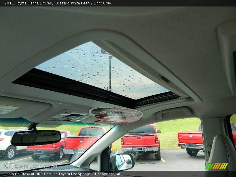 Blizzard White Pearl / Light Gray 2011 Toyota Sienna Limited
