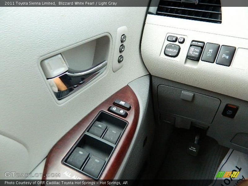 Blizzard White Pearl / Light Gray 2011 Toyota Sienna Limited