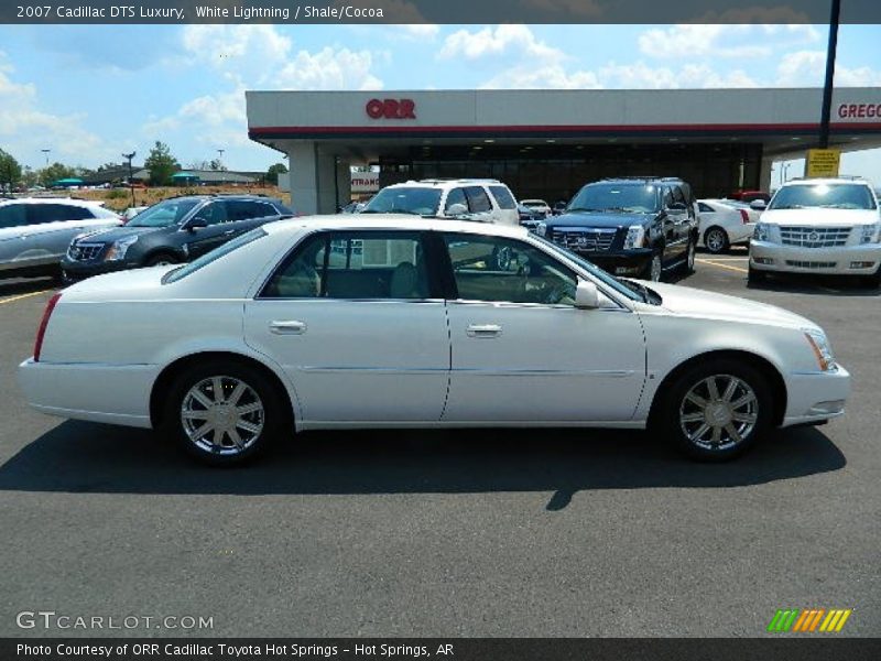 White Lightning / Shale/Cocoa 2007 Cadillac DTS Luxury