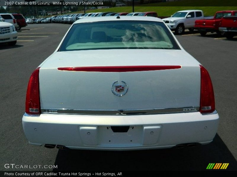 White Lightning / Shale/Cocoa 2007 Cadillac DTS Luxury