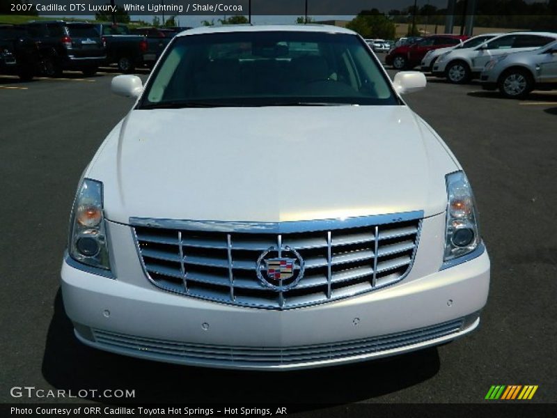 White Lightning / Shale/Cocoa 2007 Cadillac DTS Luxury