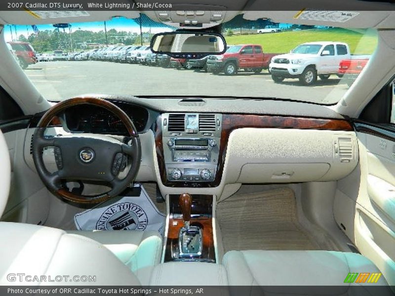 White Lightning / Shale/Cocoa 2007 Cadillac DTS Luxury