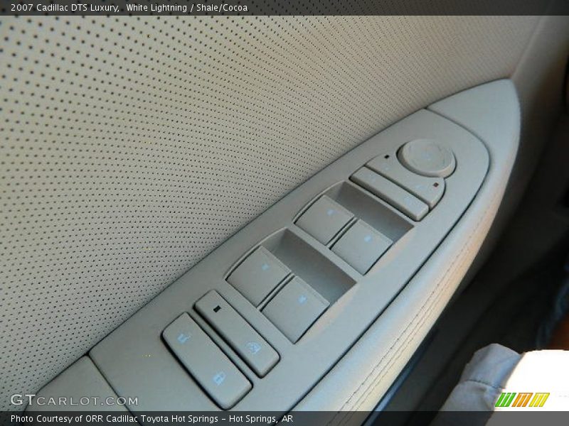White Lightning / Shale/Cocoa 2007 Cadillac DTS Luxury