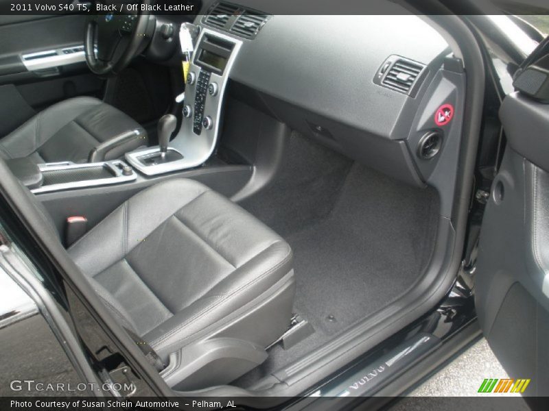 Black / Off Black Leather 2011 Volvo S40 T5