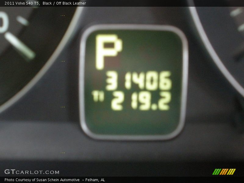 Black / Off Black Leather 2011 Volvo S40 T5