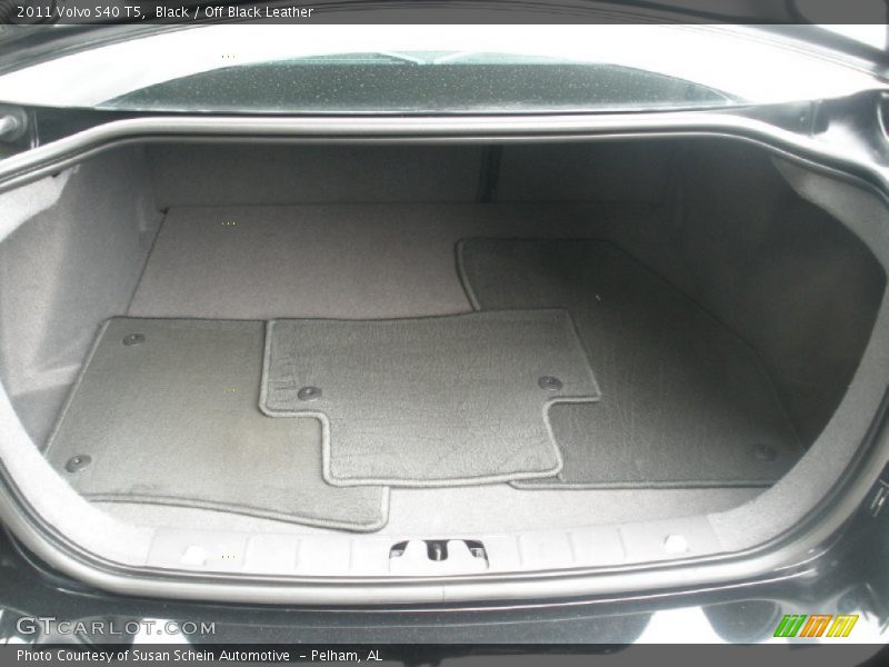Black / Off Black Leather 2011 Volvo S40 T5