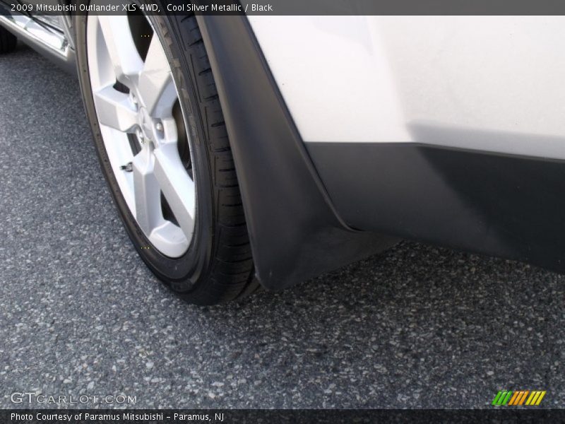 Cool Silver Metallic / Black 2009 Mitsubishi Outlander XLS 4WD