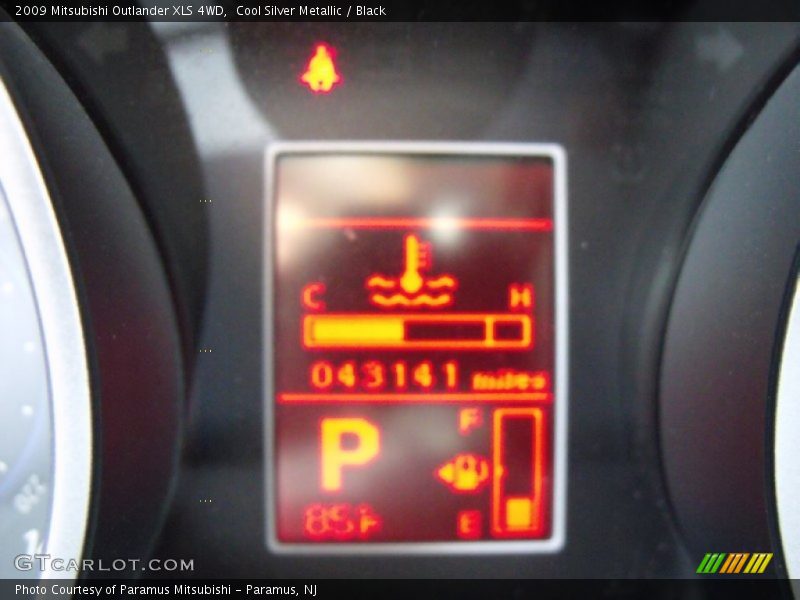 Cool Silver Metallic / Black 2009 Mitsubishi Outlander XLS 4WD
