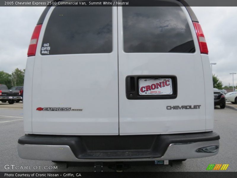 Summit White / Neutral 2005 Chevrolet Express 2500 Commercial Van
