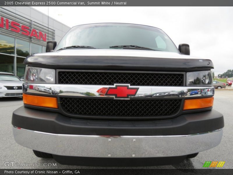 Summit White / Neutral 2005 Chevrolet Express 2500 Commercial Van