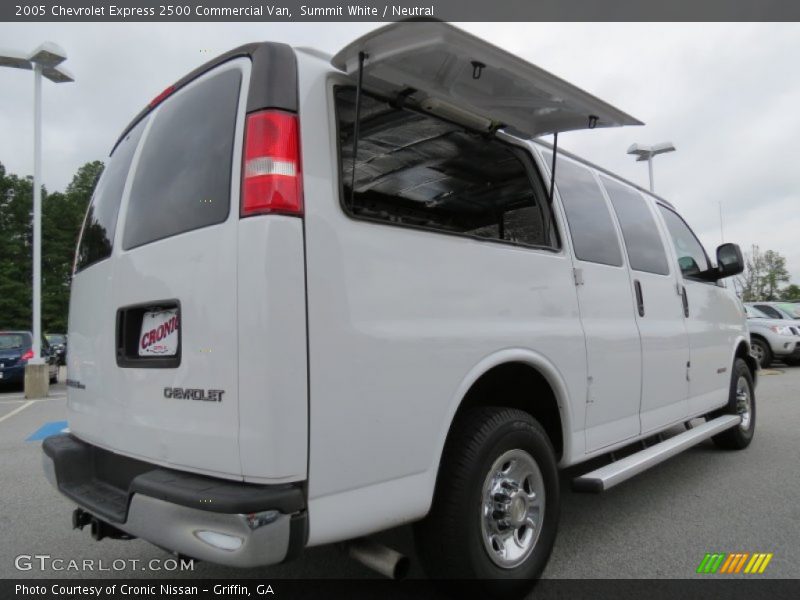 Summit White / Neutral 2005 Chevrolet Express 2500 Commercial Van