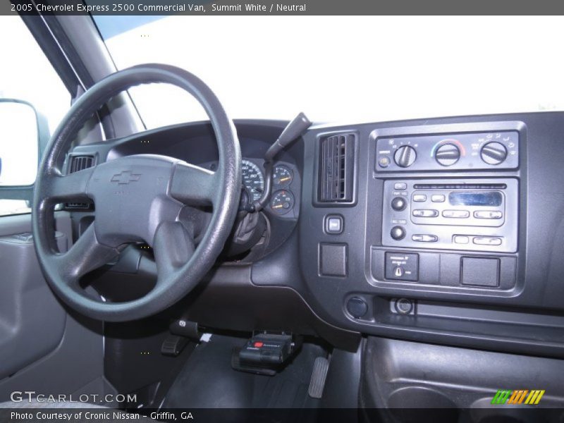 Summit White / Neutral 2005 Chevrolet Express 2500 Commercial Van