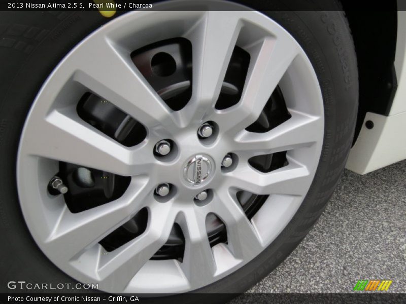 Pearl White / Charcoal 2013 Nissan Altima 2.5 S