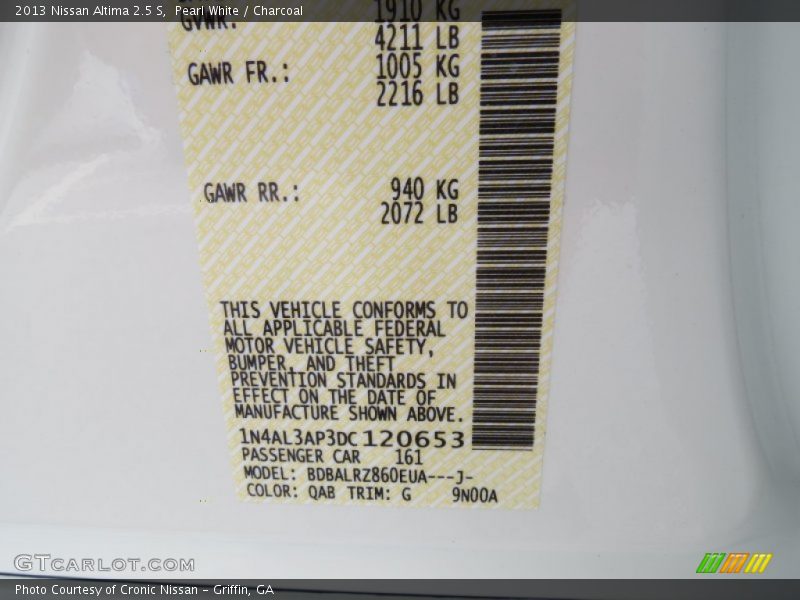 Pearl White / Charcoal 2013 Nissan Altima 2.5 S