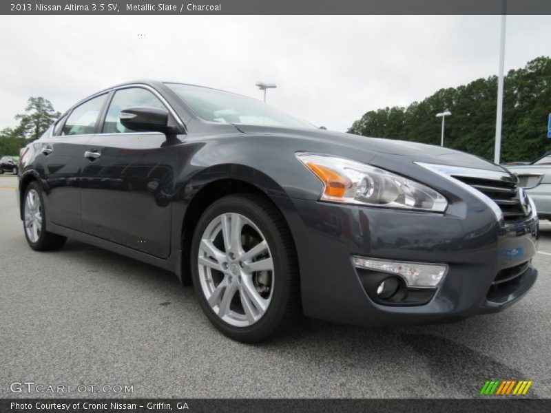 Front 3/4 View of 2013 Altima 3.5 SV