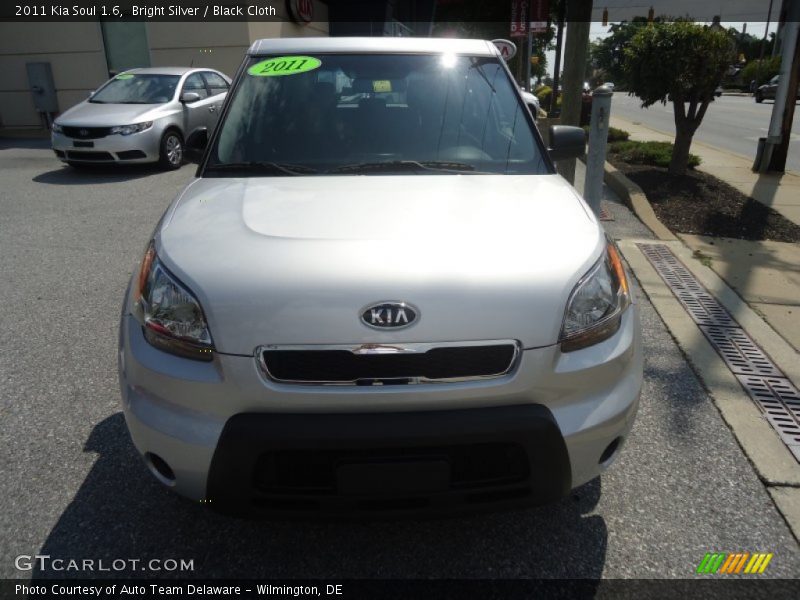 Bright Silver / Black Cloth 2011 Kia Soul 1.6