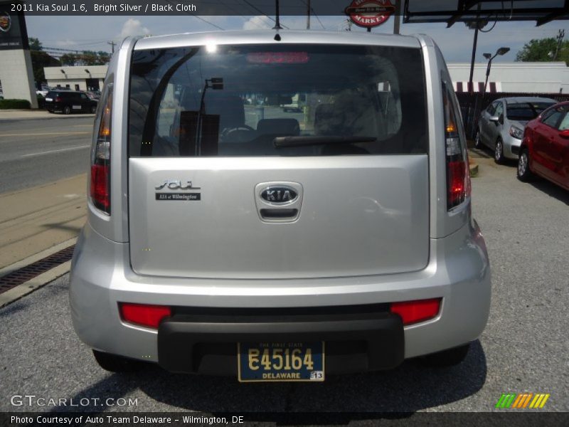 Bright Silver / Black Cloth 2011 Kia Soul 1.6