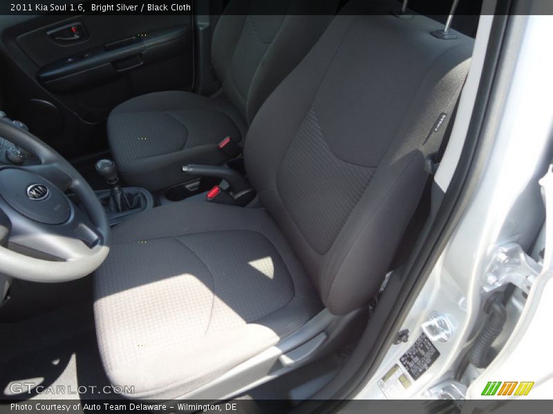 Bright Silver / Black Cloth 2011 Kia Soul 1.6