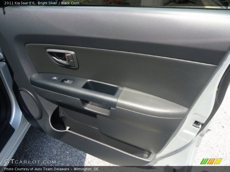 Bright Silver / Black Cloth 2011 Kia Soul 1.6