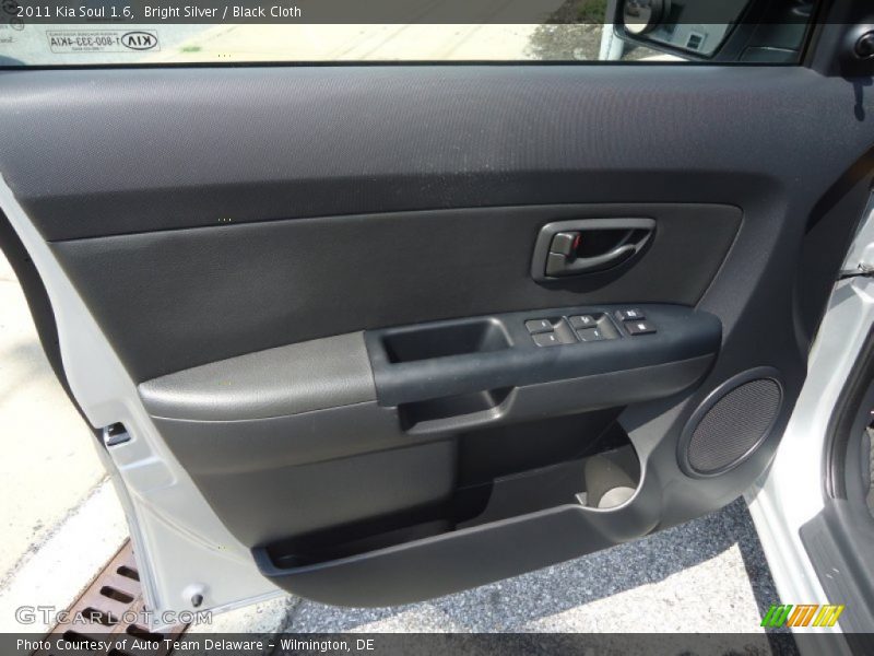 Bright Silver / Black Cloth 2011 Kia Soul 1.6