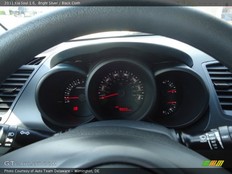 Bright Silver / Black Cloth 2011 Kia Soul 1.6