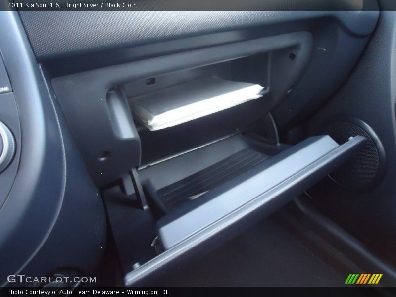 Bright Silver / Black Cloth 2011 Kia Soul 1.6