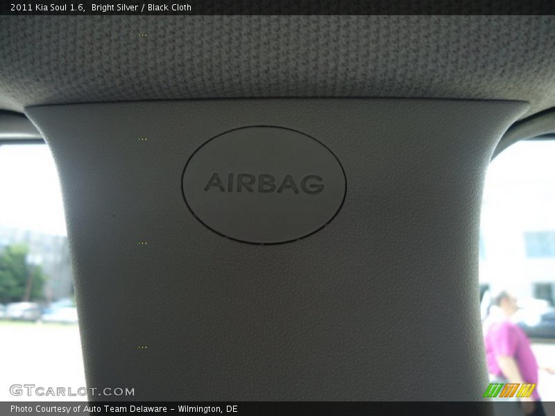 Bright Silver / Black Cloth 2011 Kia Soul 1.6
