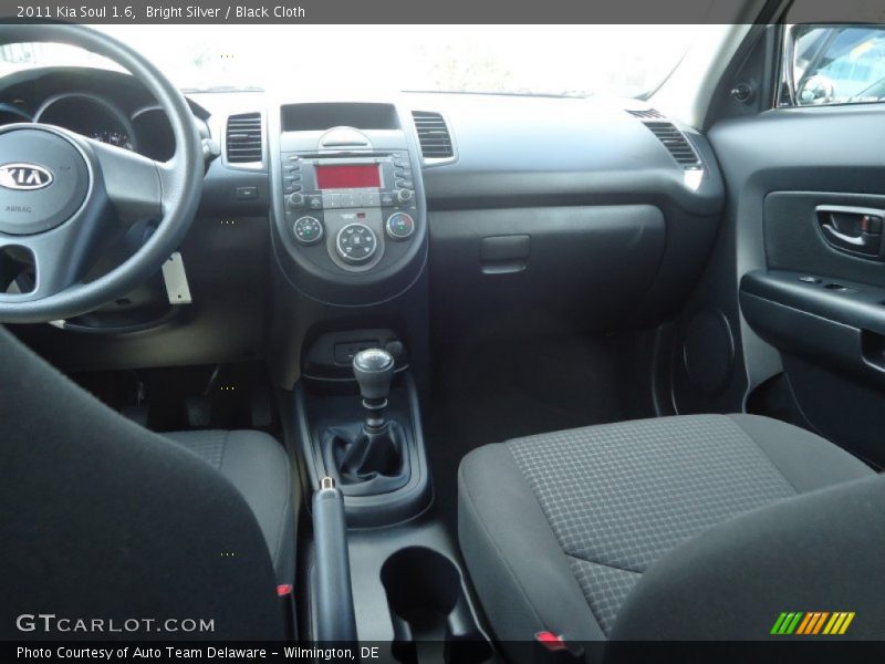 Bright Silver / Black Cloth 2011 Kia Soul 1.6