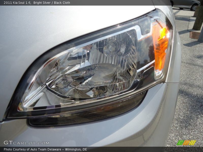 Bright Silver / Black Cloth 2011 Kia Soul 1.6