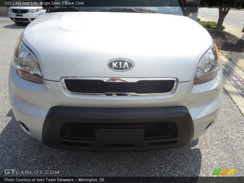 Bright Silver / Black Cloth 2011 Kia Soul 1.6