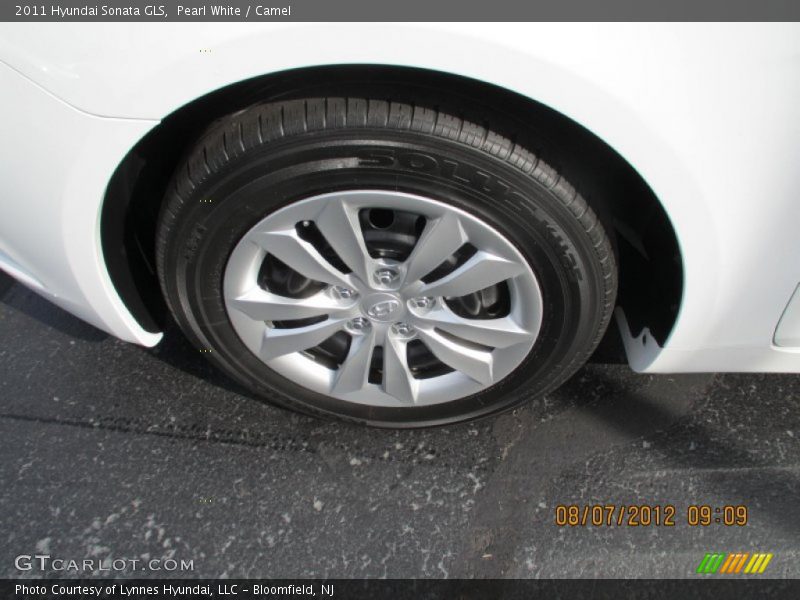 Pearl White / Camel 2011 Hyundai Sonata GLS