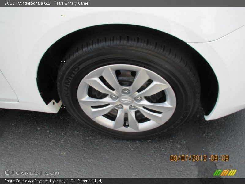 Pearl White / Camel 2011 Hyundai Sonata GLS