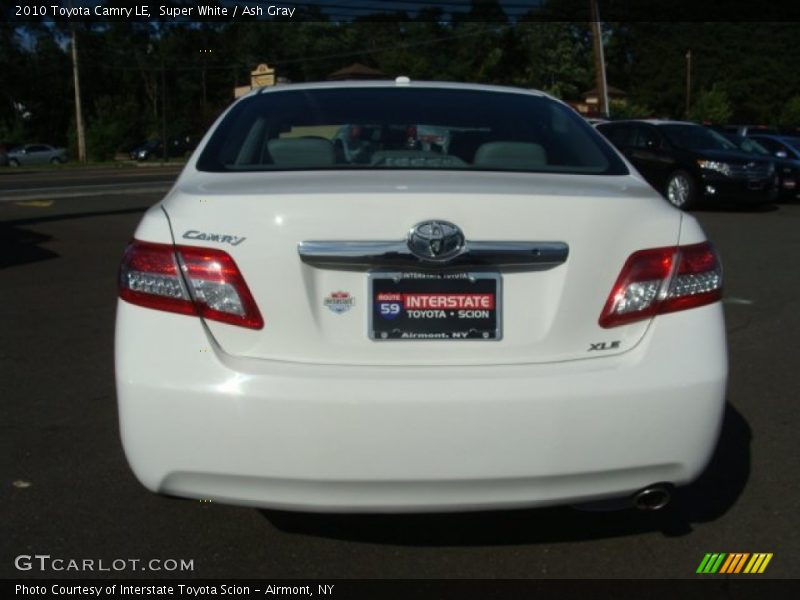 Super White / Ash Gray 2010 Toyota Camry LE