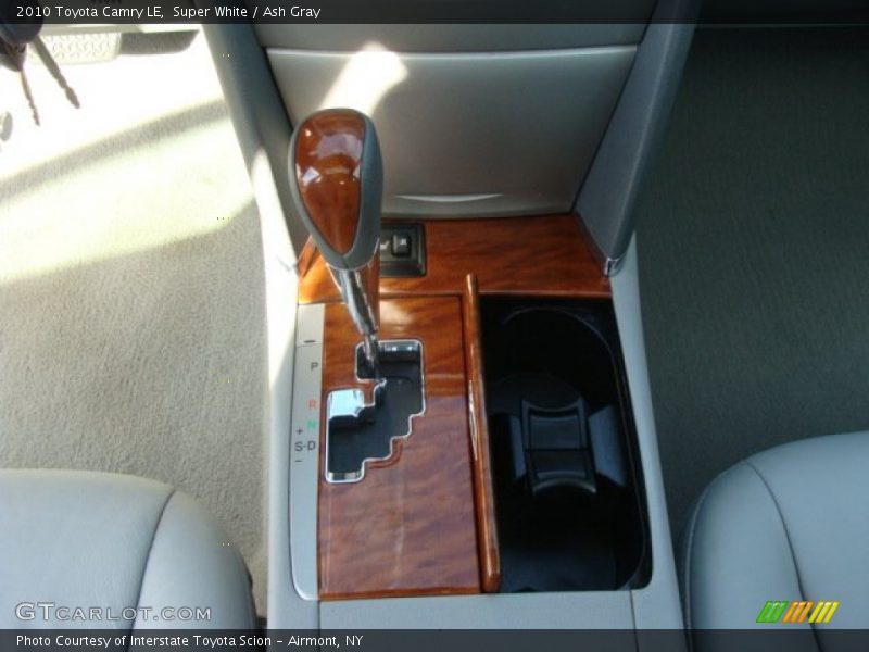 Super White / Ash Gray 2010 Toyota Camry LE