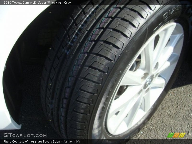 Super White / Ash Gray 2010 Toyota Camry LE