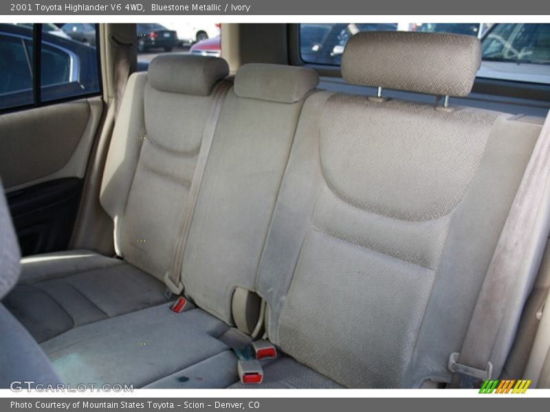 Bluestone Metallic / Ivory 2001 Toyota Highlander V6 4WD