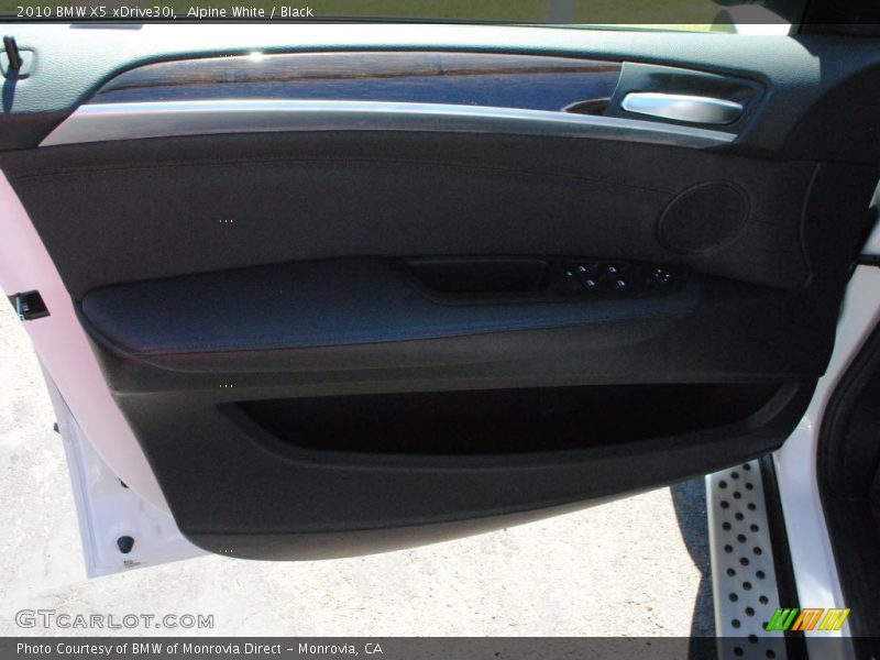 Alpine White / Black 2010 BMW X5 xDrive30i