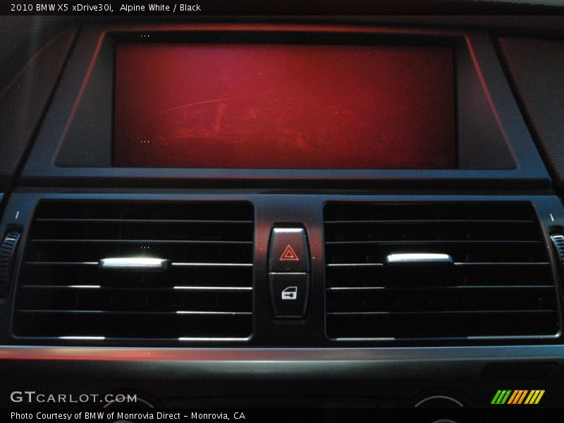 Alpine White / Black 2010 BMW X5 xDrive30i