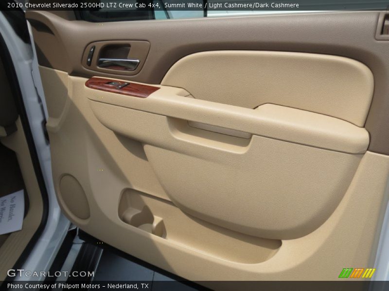 Door Panel of 2010 Silverado 2500HD LTZ Crew Cab 4x4
