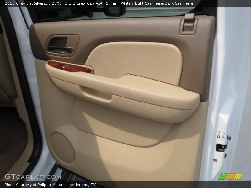 Door Panel of 2010 Silverado 2500HD LTZ Crew Cab 4x4