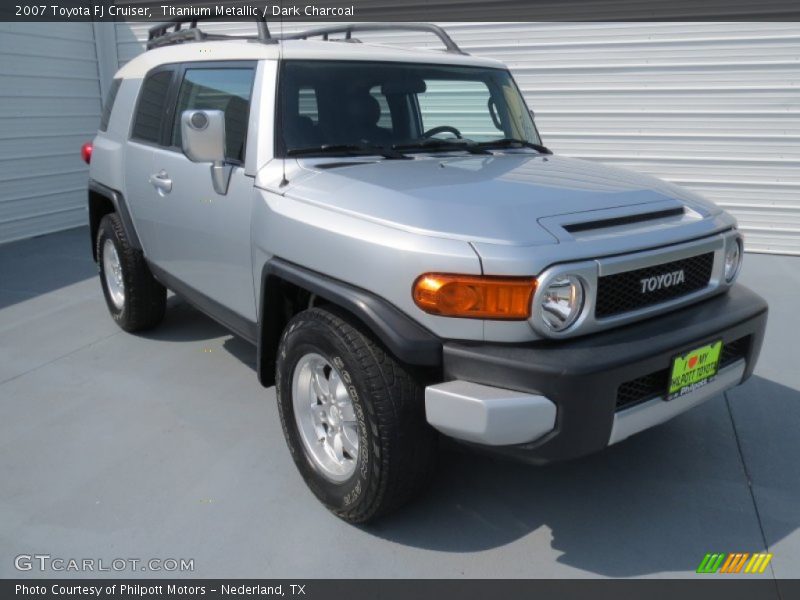 Titanium Metallic / Dark Charcoal 2007 Toyota FJ Cruiser