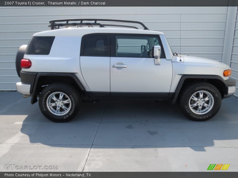 Titanium Metallic / Dark Charcoal 2007 Toyota FJ Cruiser
