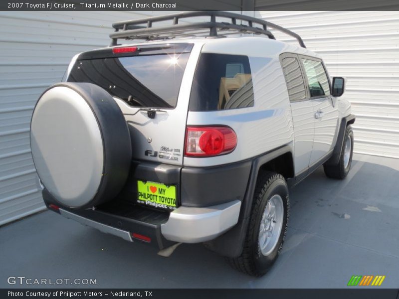 Titanium Metallic / Dark Charcoal 2007 Toyota FJ Cruiser