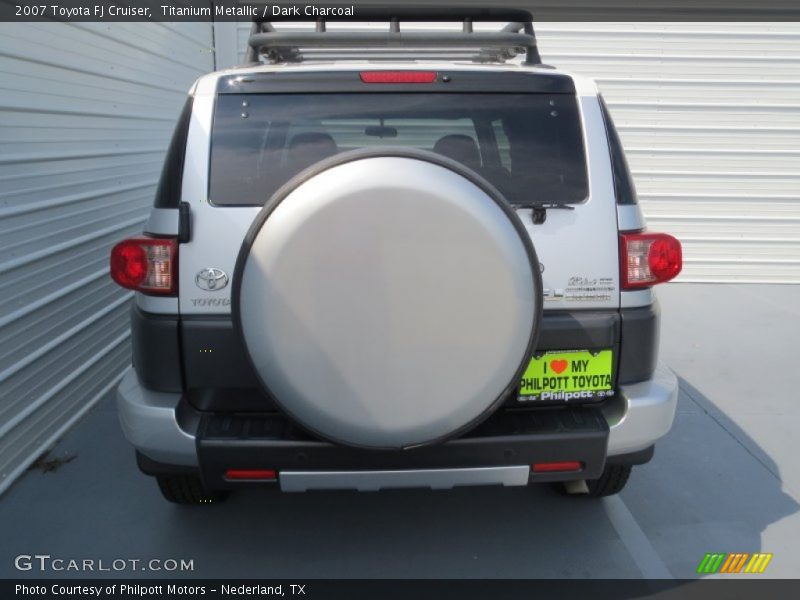 Titanium Metallic / Dark Charcoal 2007 Toyota FJ Cruiser