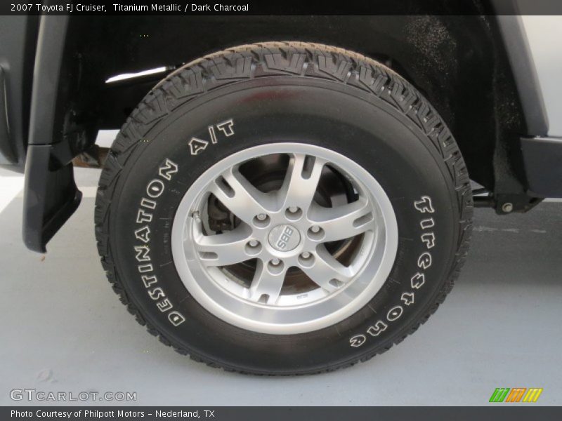 Titanium Metallic / Dark Charcoal 2007 Toyota FJ Cruiser