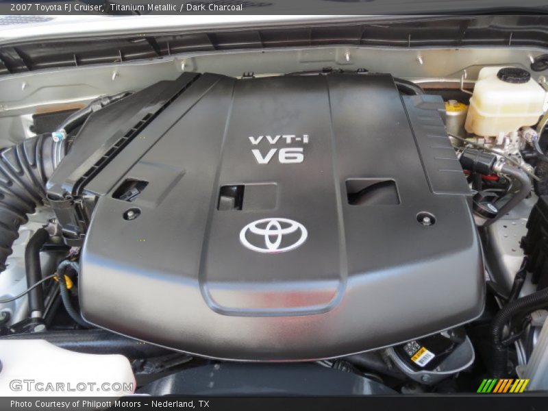 Titanium Metallic / Dark Charcoal 2007 Toyota FJ Cruiser