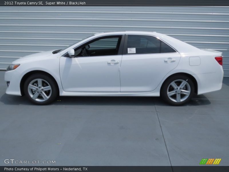 Super White / Black/Ash 2012 Toyota Camry SE