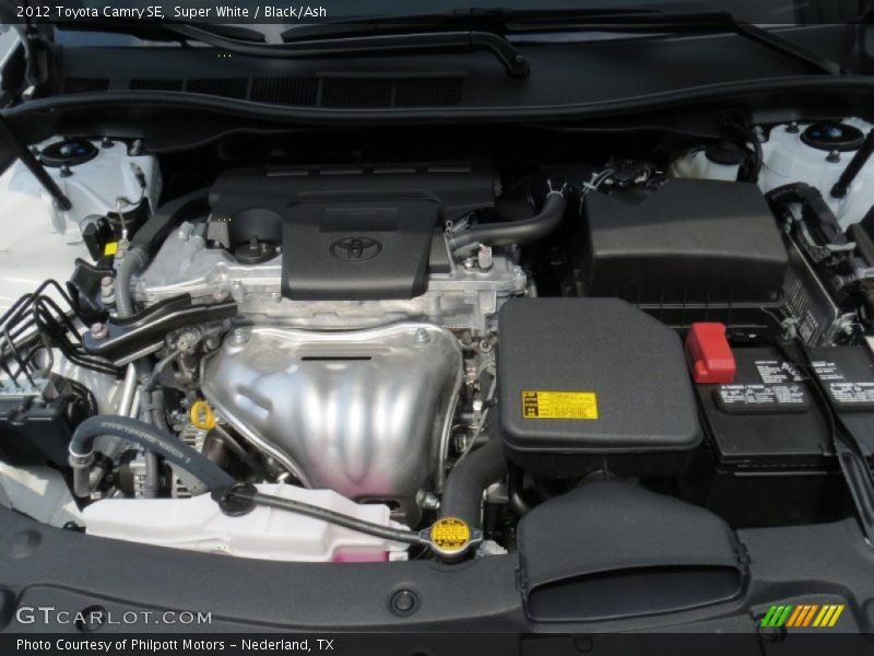 Super White / Black/Ash 2012 Toyota Camry SE