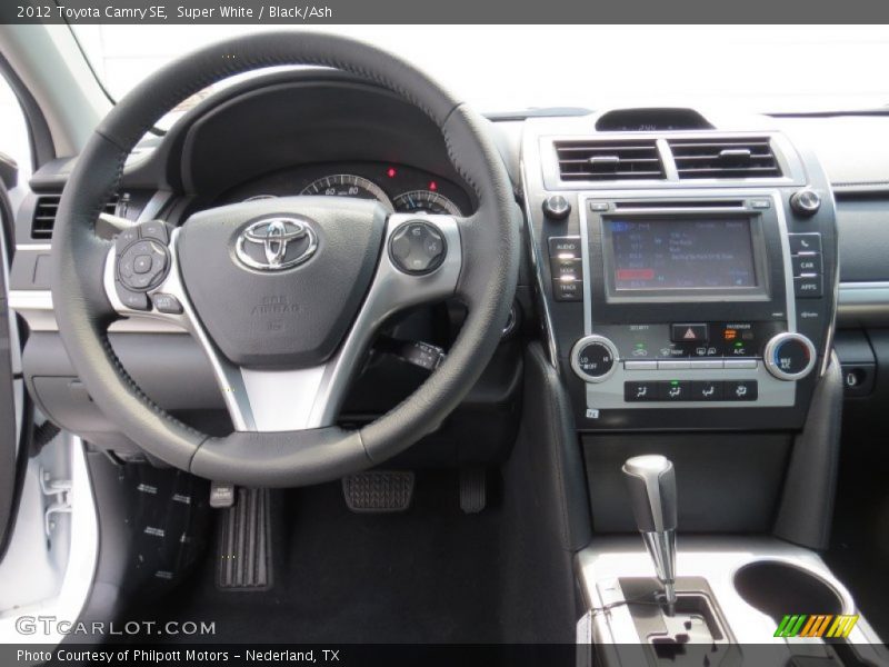 Super White / Black/Ash 2012 Toyota Camry SE