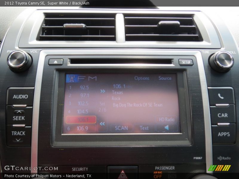 Super White / Black/Ash 2012 Toyota Camry SE